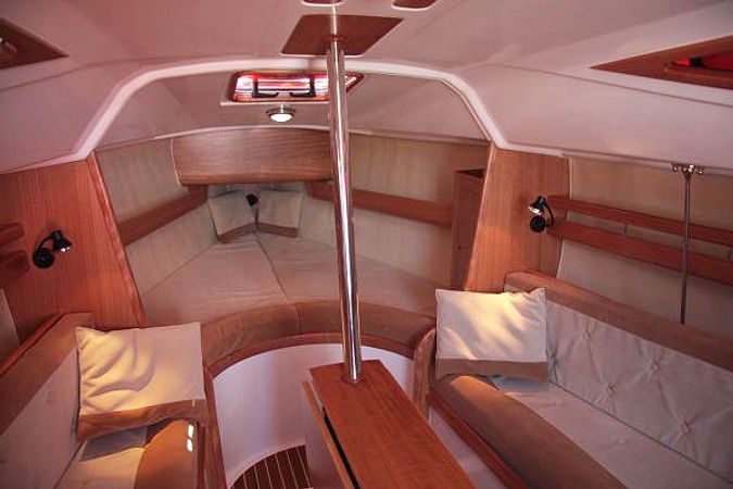 Northman Maxus 28 | Aurora