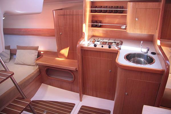 Northman Maxus 28 | Aurora