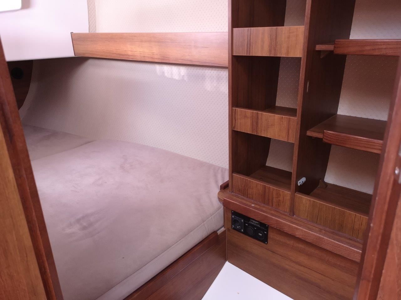 Northman Maxus 33.1 | Rain Shadow