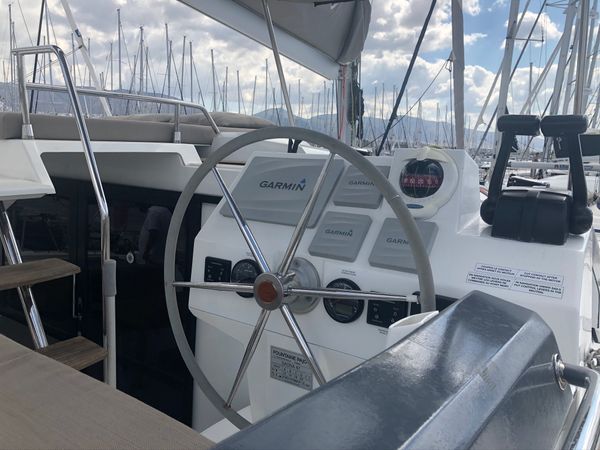 Fountaine Pajot Saona 47 | Red Rose