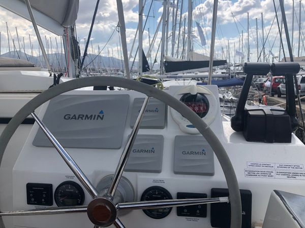 Fountaine Pajot Saona 47 | Red Rose