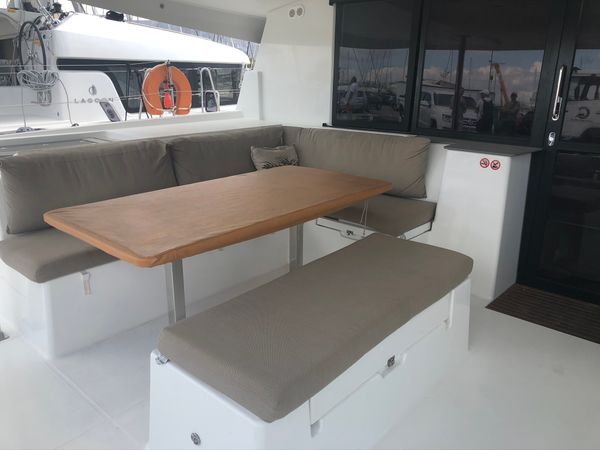 Fountaine Pajot Saona 47 | Red Rose