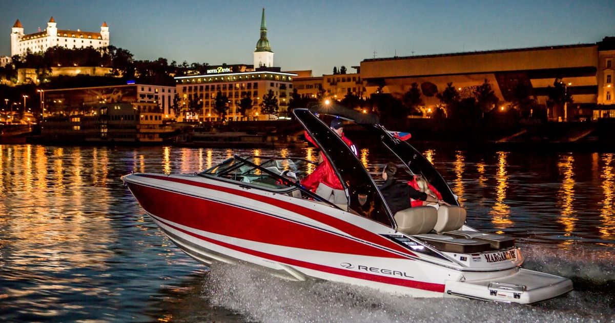 Motorboat Regal Bowrider 2300 Margarete for rent - Slovakia