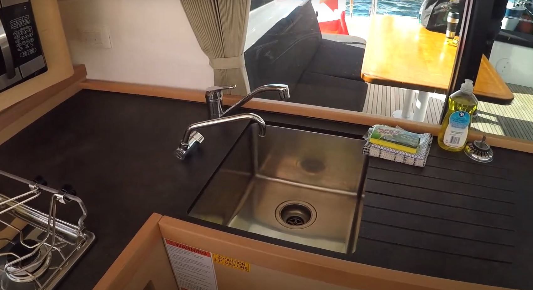 Lagoon 42 | Water Dragon