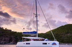 Lagoon-katamaran som charterexempel i BVI