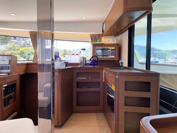 Lagoon 42 | Time Will Tell