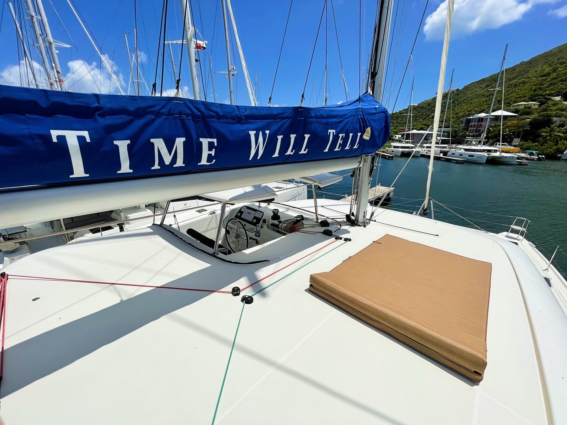 Lagoon 42 | Time Will Tell