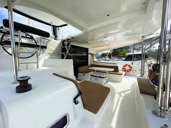 Lagoon 42 | Time Will Tell