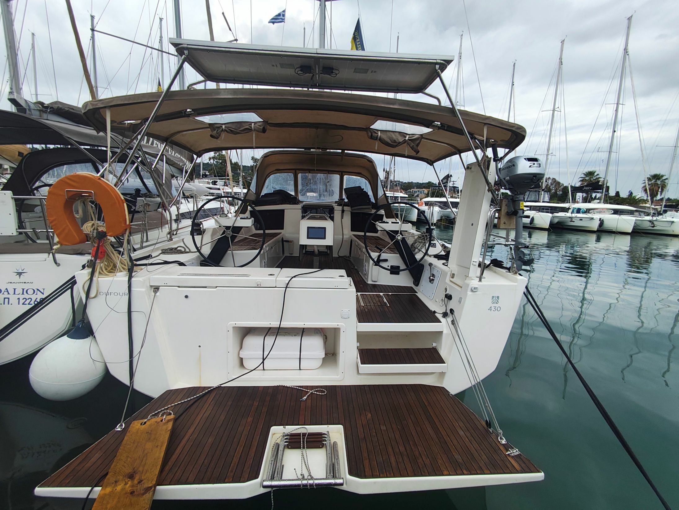 Dufour 430 | Echo 1