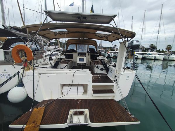 Dufour 430 | Echo 1