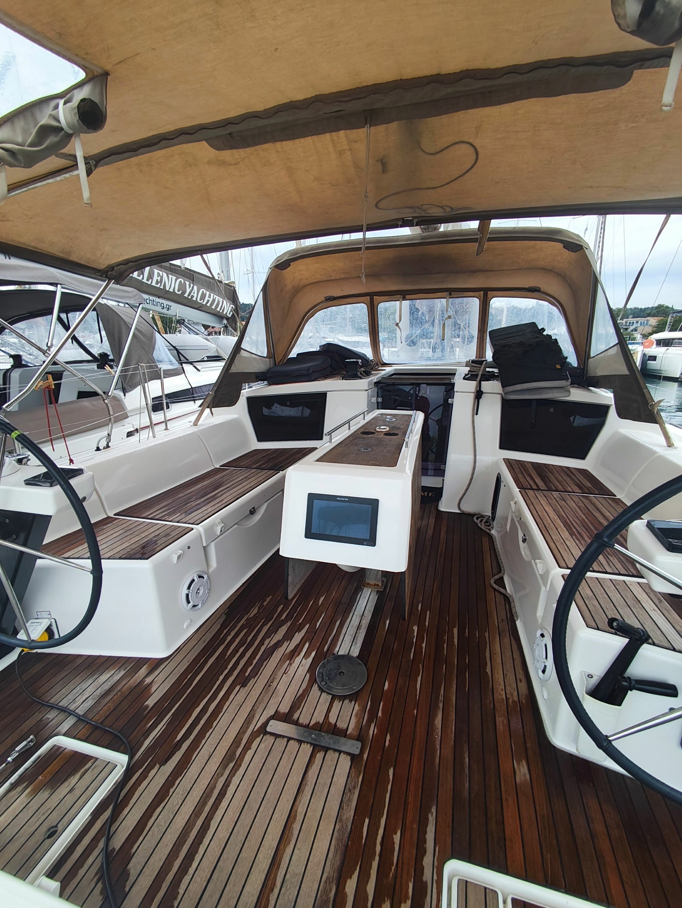 Dufour 430 | Echo 1
