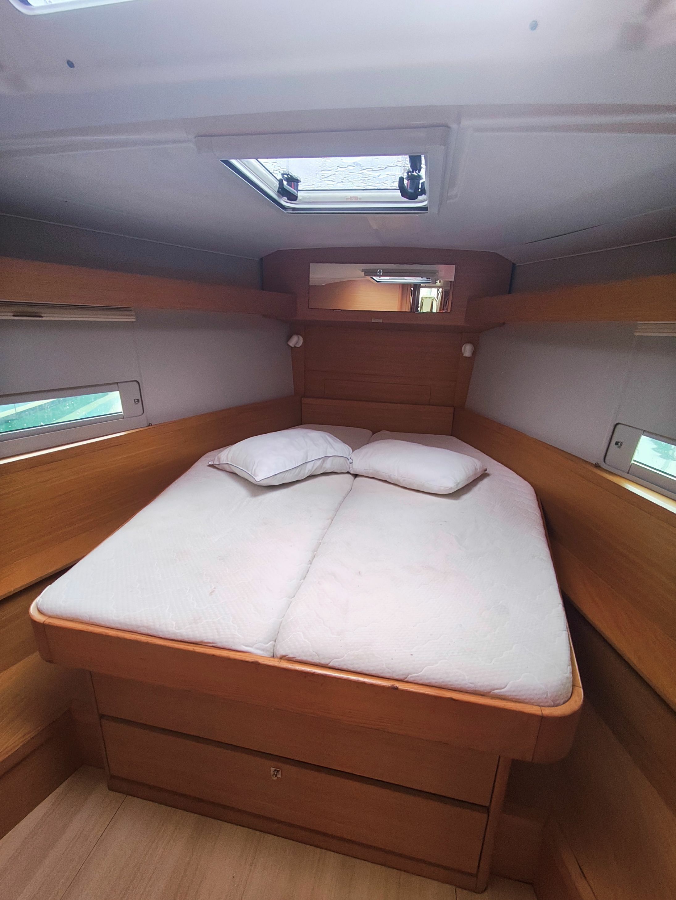 Dufour 430 | Echo 1