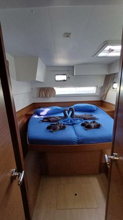 Lagoon 42 | BlueSkin