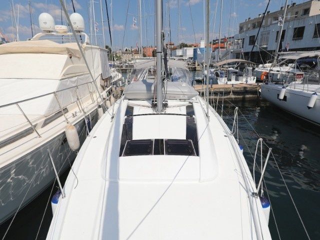 Beneteau Oceanis 46.1 | Mr. White