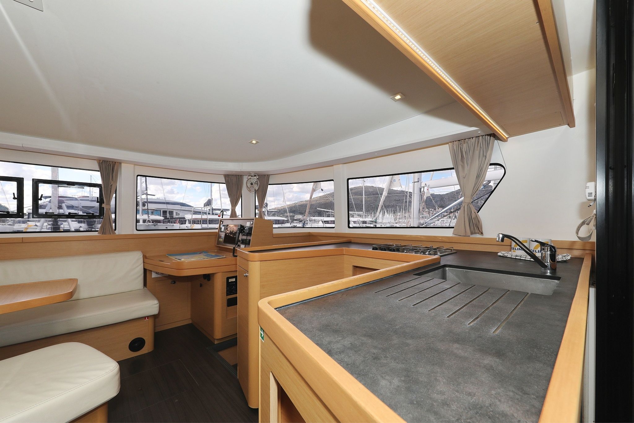 Lagoon 42 | Demi Doux