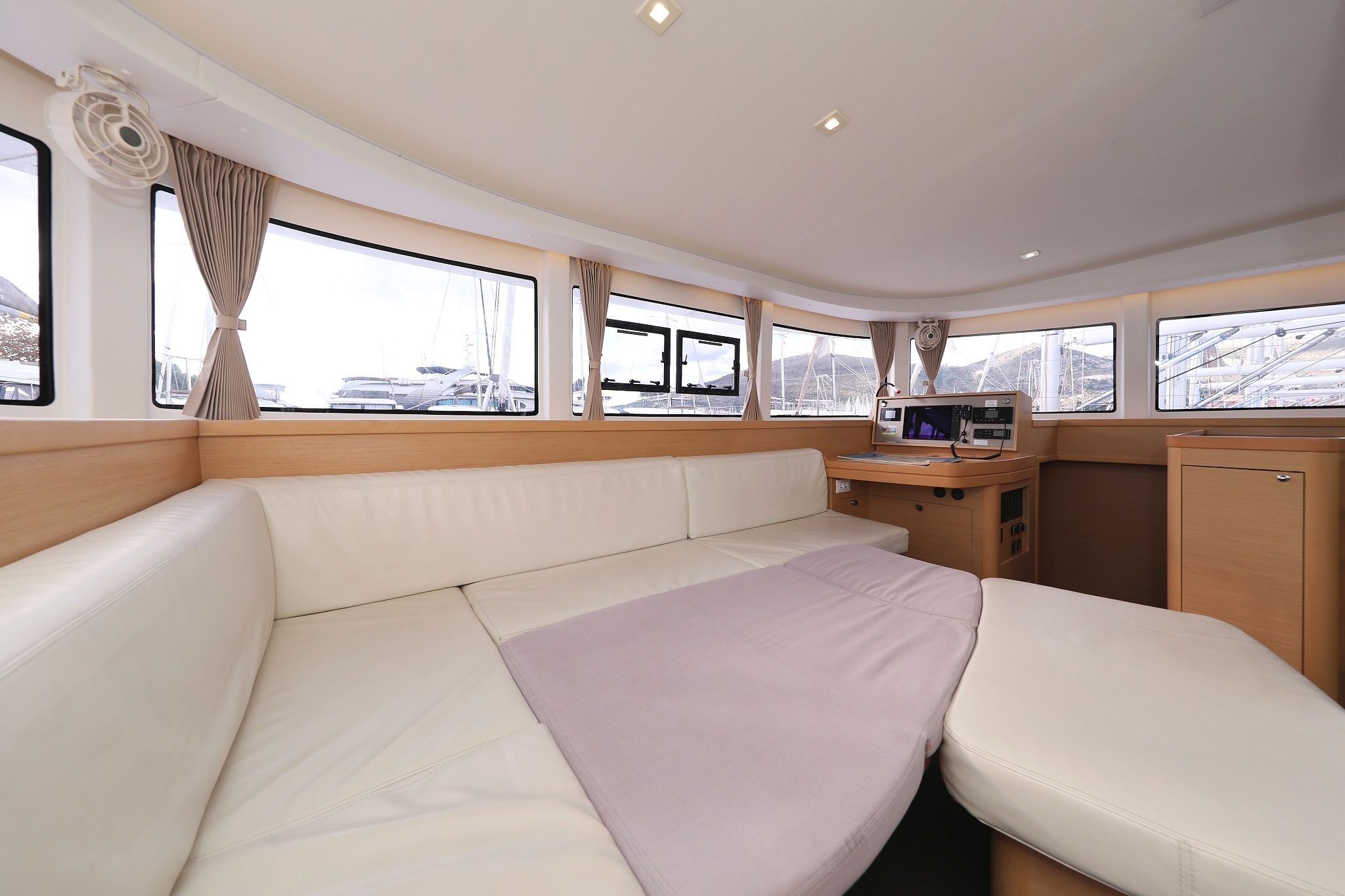 Lagoon 42 | Demi Doux