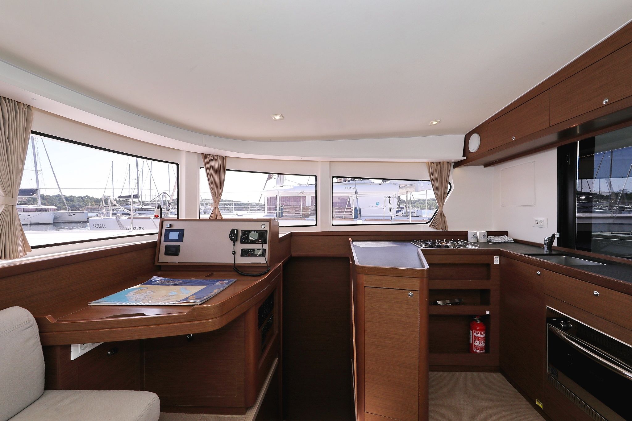 Lagoon 42 | Media Luna