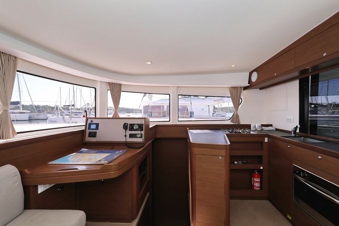 Lagoon 42 | Media Luna