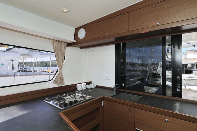 Lagoon 42 | Media Luna