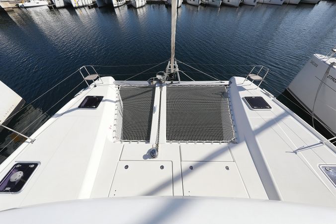 Lagoon 42 | Media Luna