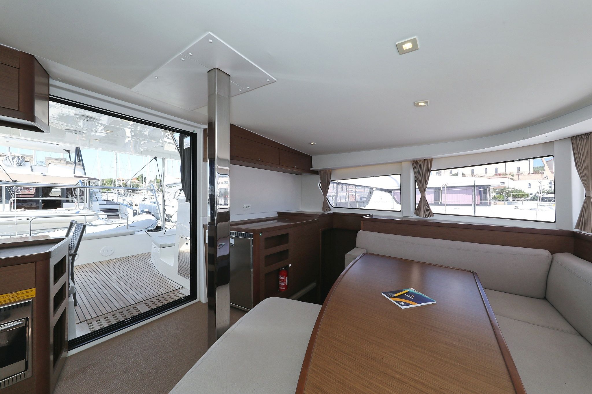 Lagoon 42 | Media Luna