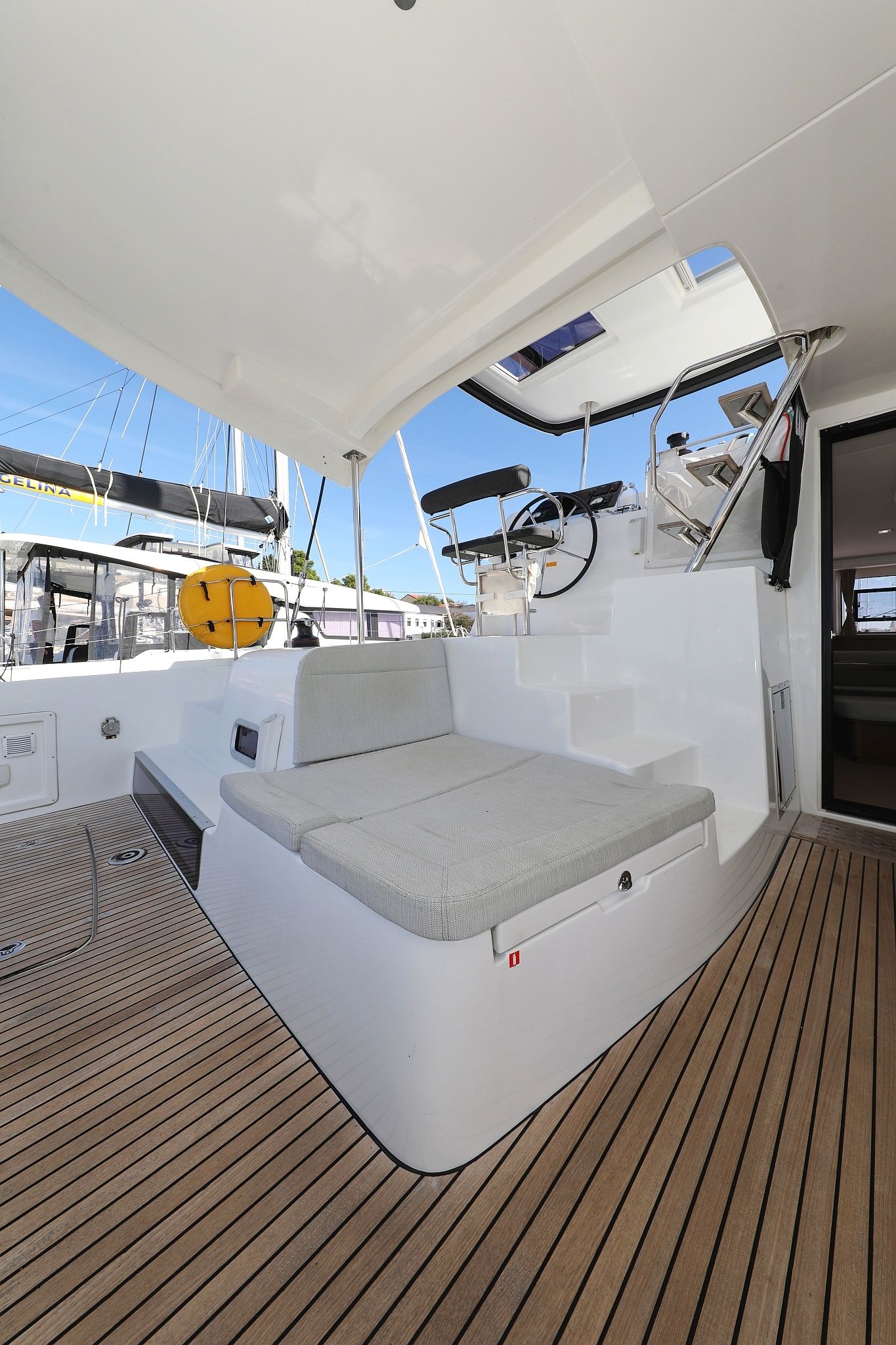 Lagoon 42 | Media Luna