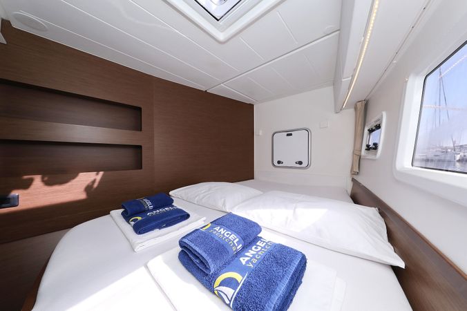 Lagoon 42 | Media Luna