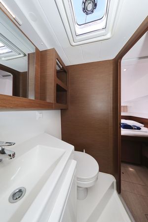 Lagoon 42 | Media Luna