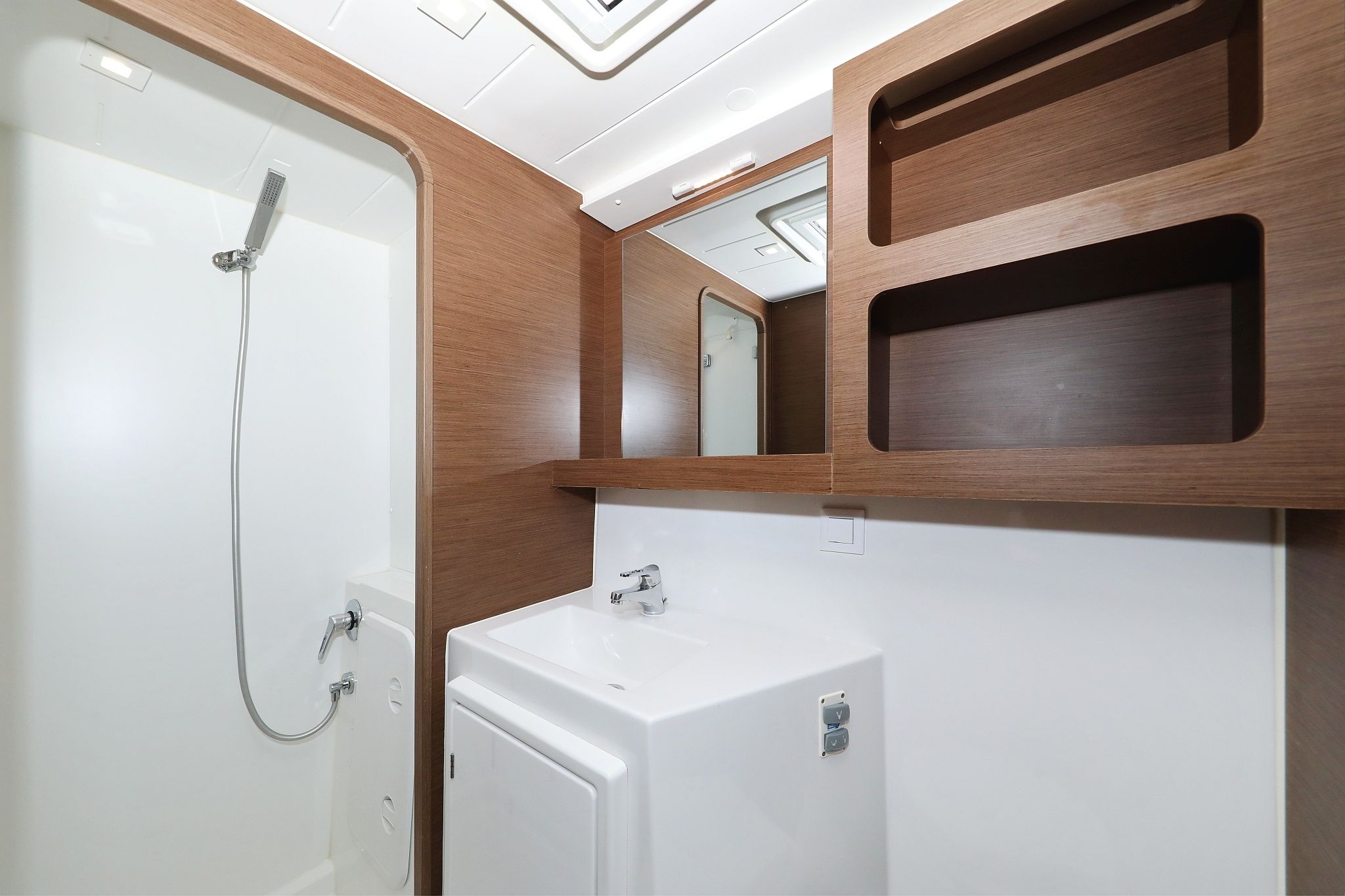 Lagoon 42 | Media Luna