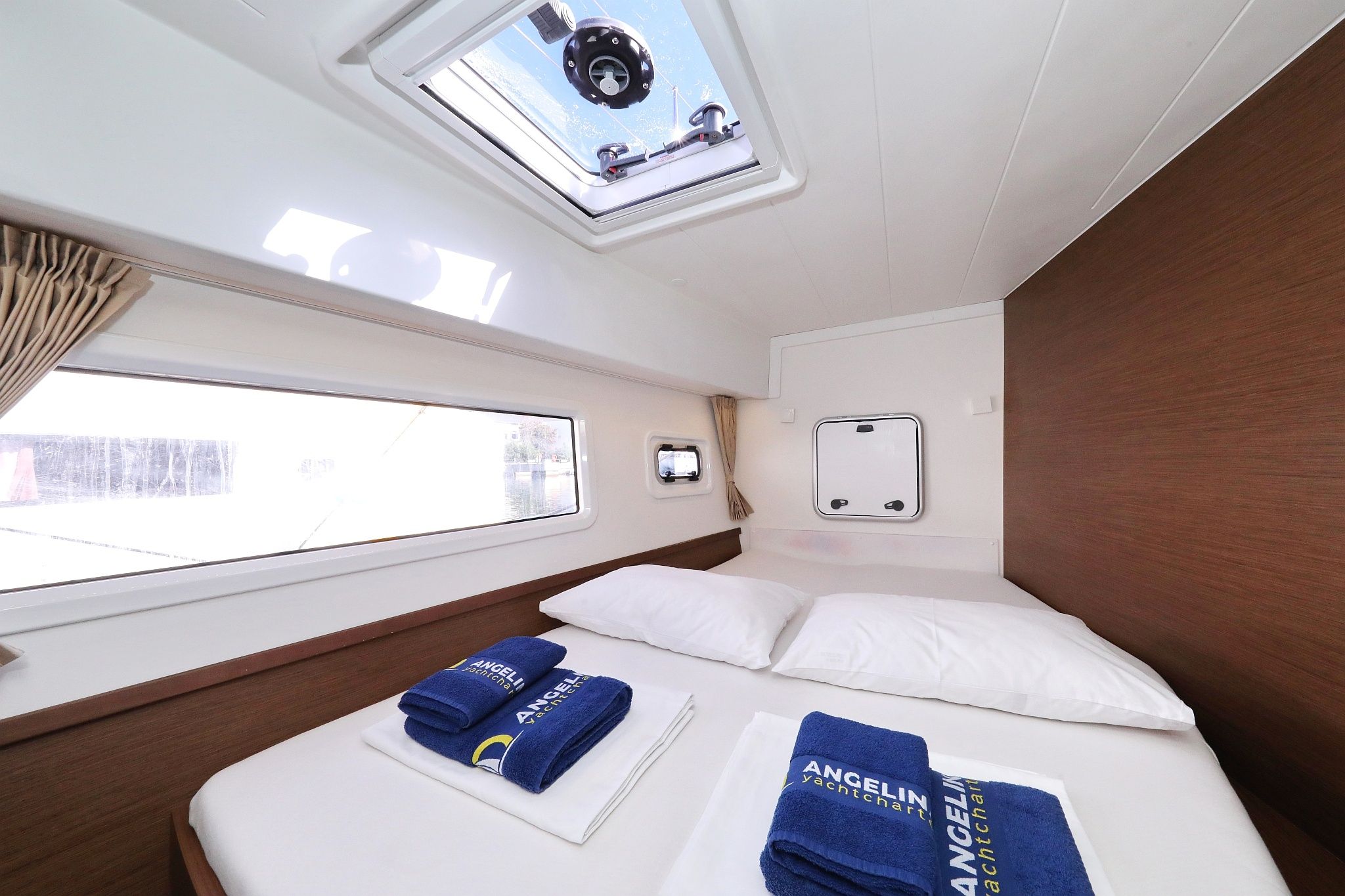 Lagoon 42 | Media Luna