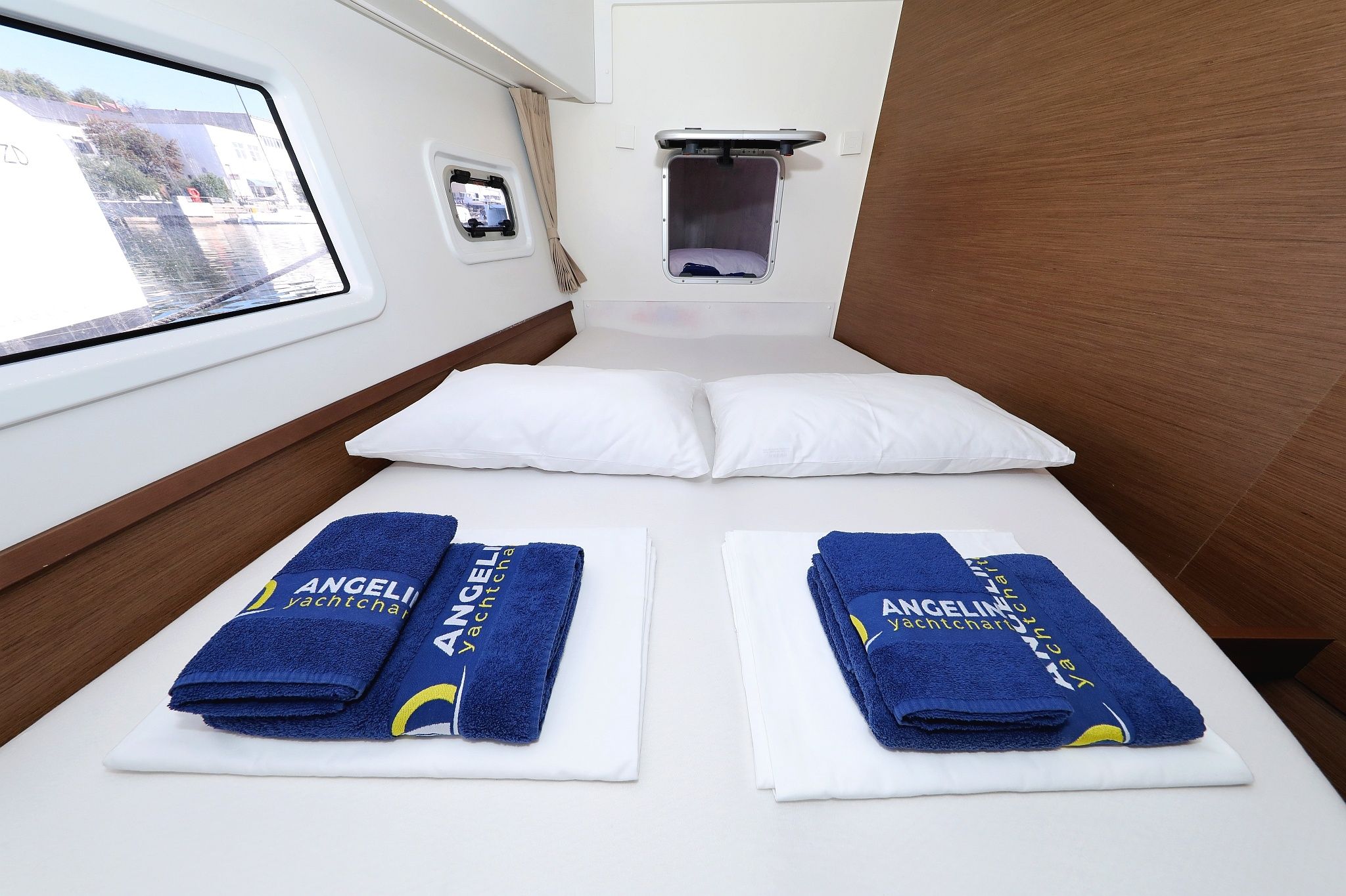 Lagoon 42 | Media Luna