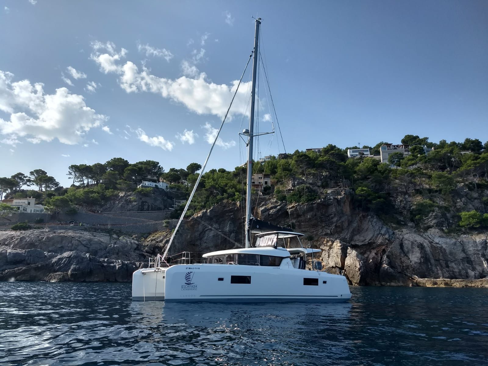 Lagoon 42 | Side