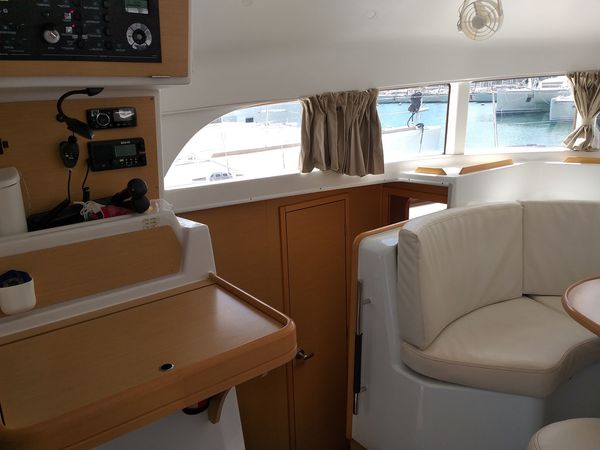 Lagoon 380 S2 | Comic Strip