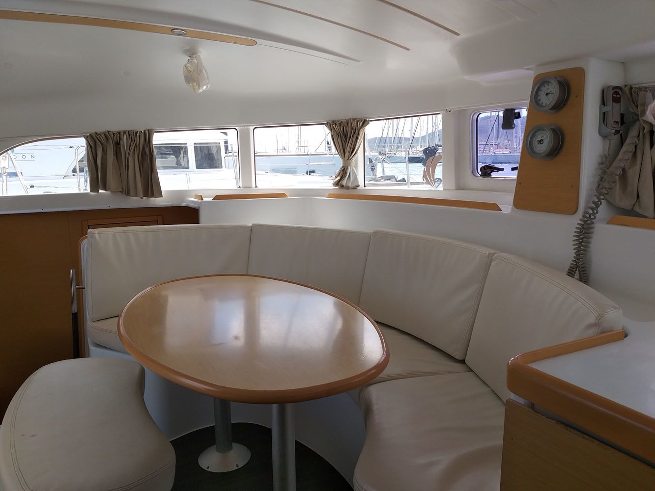 Lagoon 380 S2 | Comic Strip