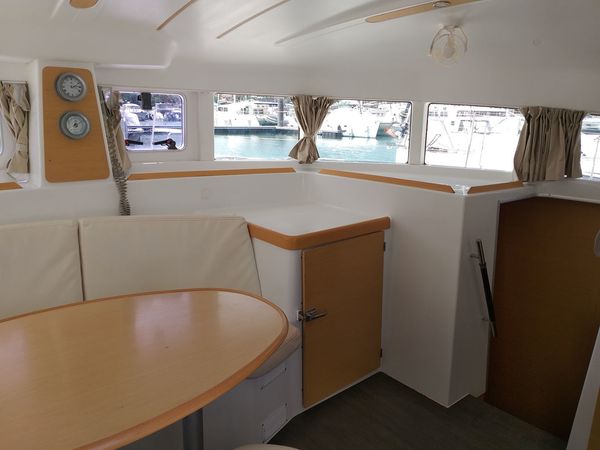 Lagoon 380 S2 | Comic Strip