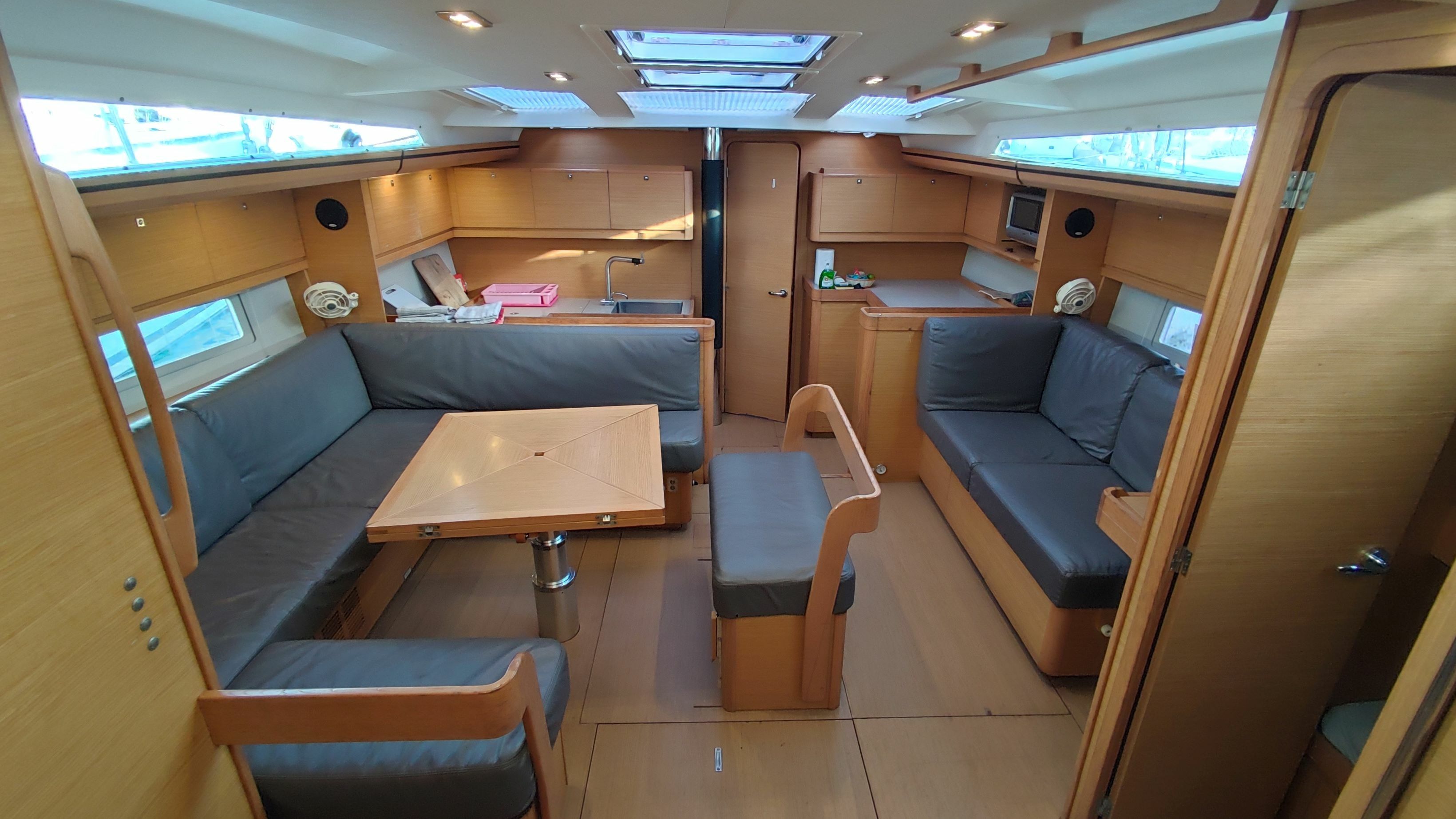 Dufour 520 GL | Botero