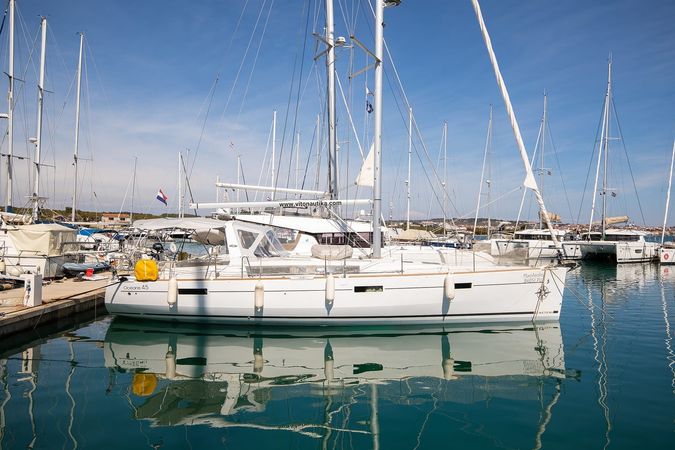 Beneteau Oceanis 45 | Mare Aeolos