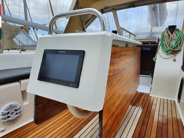 Dufour 430 | Moderato