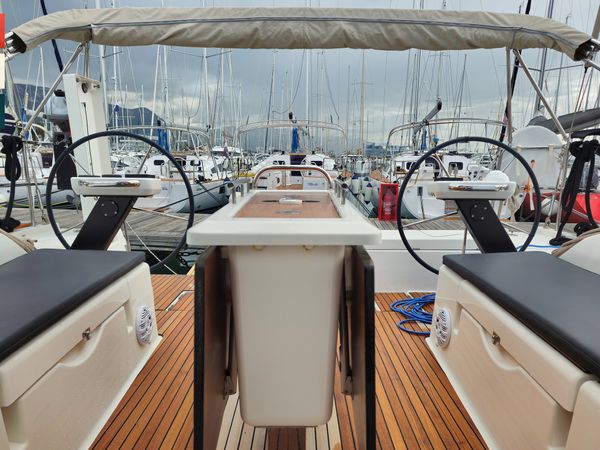 Dufour 430 | Moderato