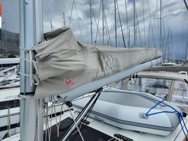 Dufour 430 | Moderato