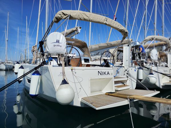 Dufour 390 | Nika