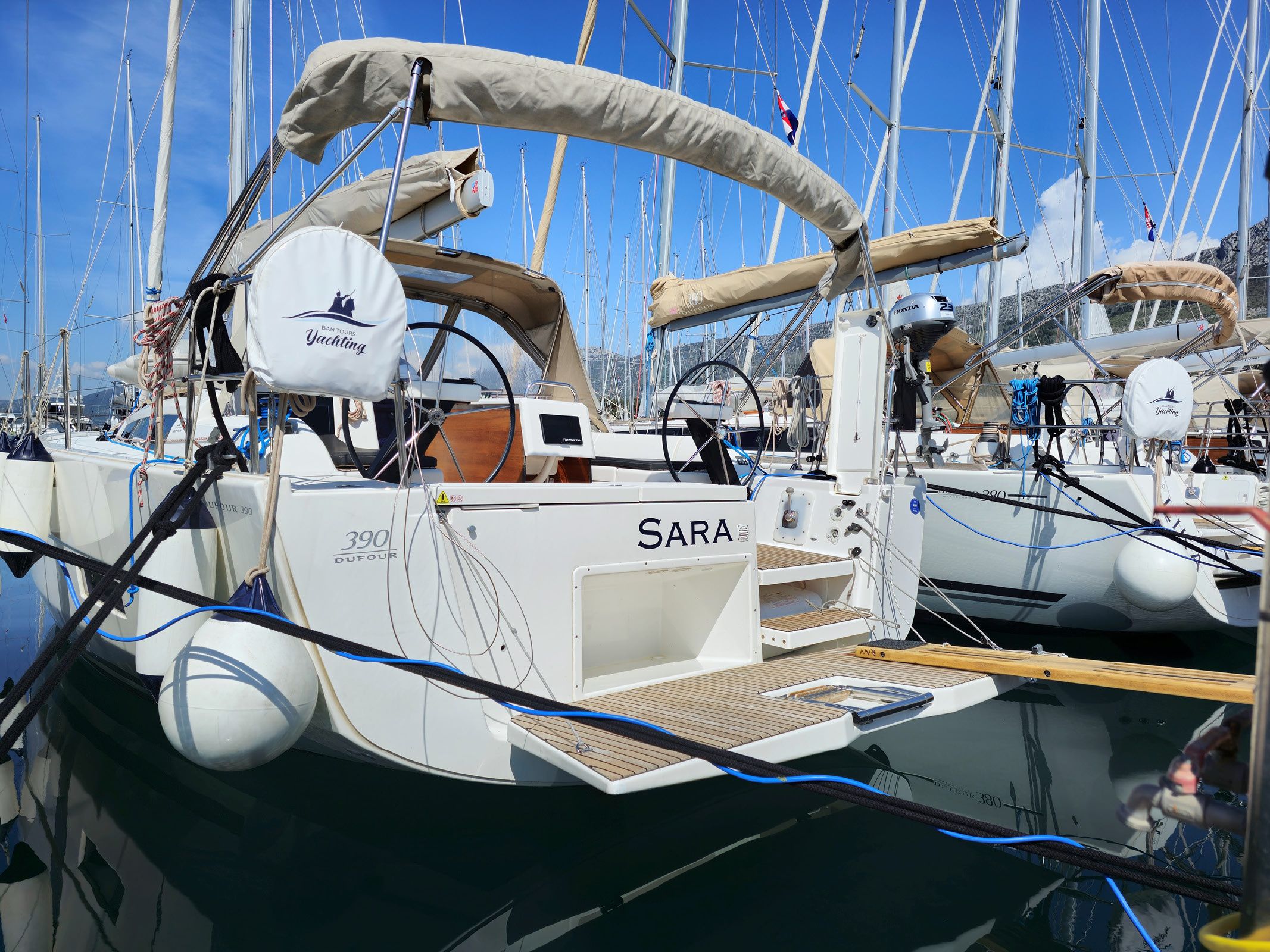 Dufour 390 | Sara