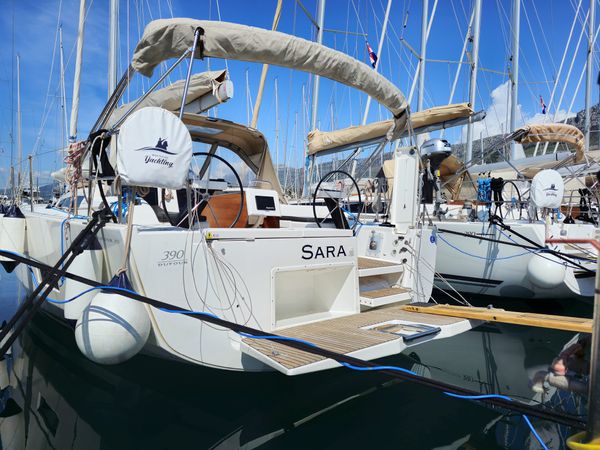 Dufour 390 | Sara