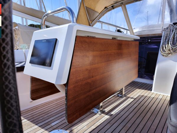 Dufour 390 | Sara