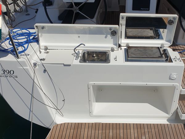 Dufour 390 | Sara