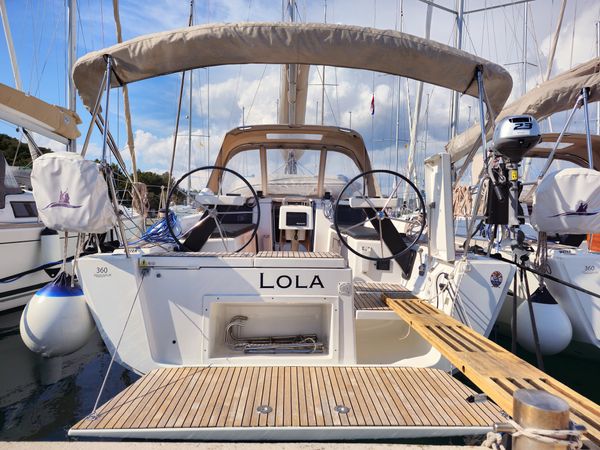 Dufour 360 | Lola