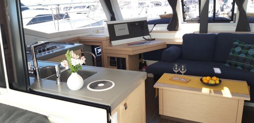 Fountaine Pajot Lucia 40 | Nala