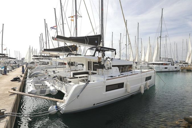 Lagoon 40 | Blue Angel