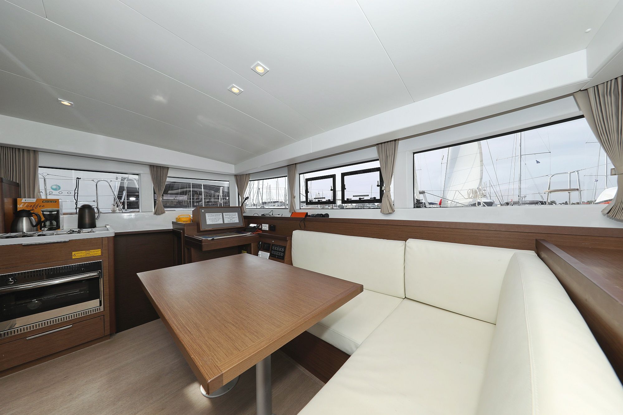 Lagoon 40 | Tom & Jerry