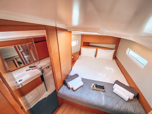 Jeanneau Sun Odyssey 410 | Aquaholic